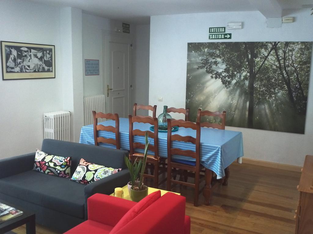 Xarma Hostel Pamplona Dış mekan fotoğraf